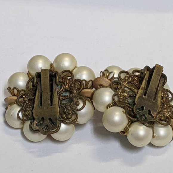 Vintage Mid Century Thermoset Faux Pearl Earrings - Picture 2 of 4